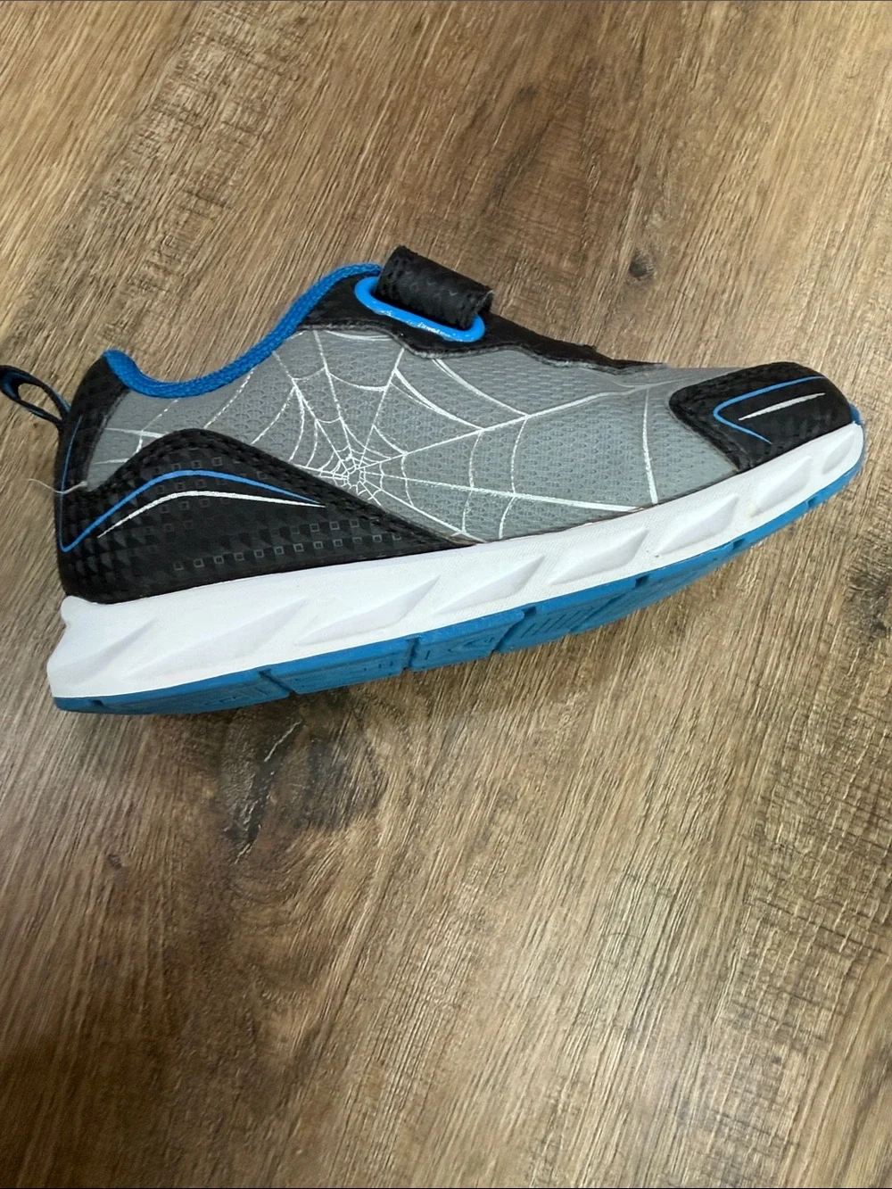 Spiderman Light Up Boys' Gray & Blue Athletic Sneakers